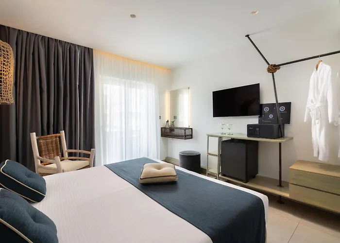 Elakati Luxury Boutique - Adults Only